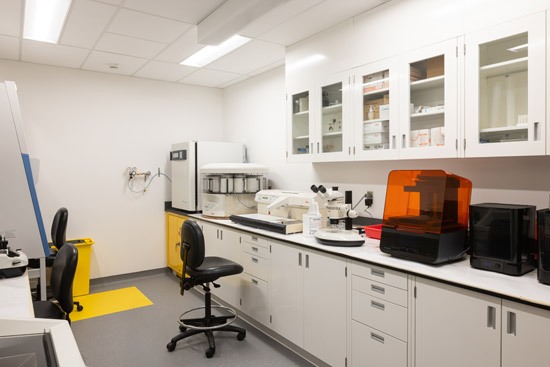 Lab Current Quebec Integrated Cancer Center of CHU de Québec-Université Laval - Interior ...